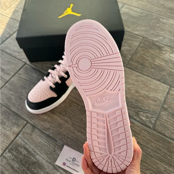 Brand New Air Jordan 1 Mid “Valentine’s Day” Big Kids Sneakers (K7/W8.5) - Picture 7 of 9